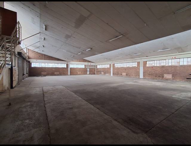 1,563M² WAREHOUSE TO LET IN BENROSE
